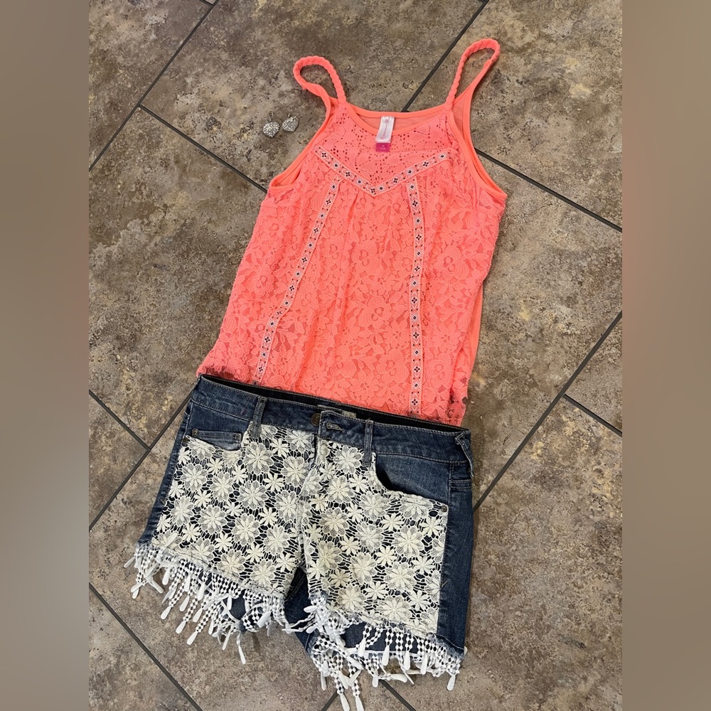 Size 7 shorts medium size shirt
